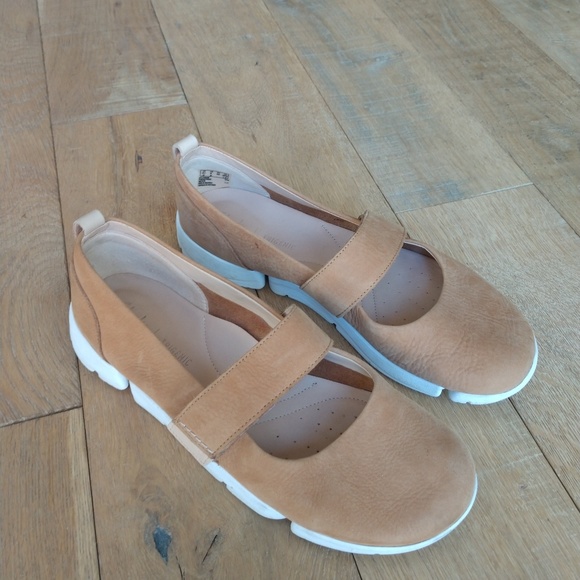 tri carrie clarks shoes